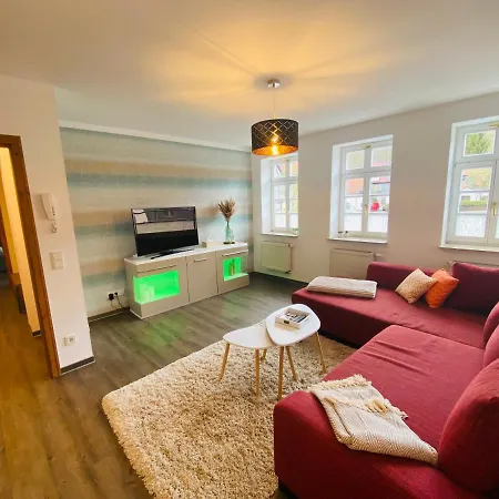 Heinrichser Markt - 2 Schlafzimmer Mit Sauna Und Terrasse Appartamento Suhl