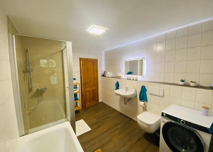 Heinrichser Markt - 2 Schlafzimmer Mit Sauna Und Terrasse * Suhl